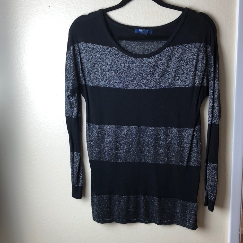 Long sleeve from Old Navy. Black and silver
